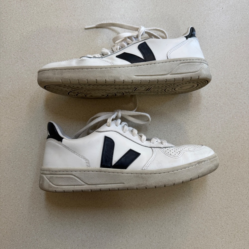 Veja V-10 White Black Leather Low Top Sneakers Womens Size 9 EUR 40